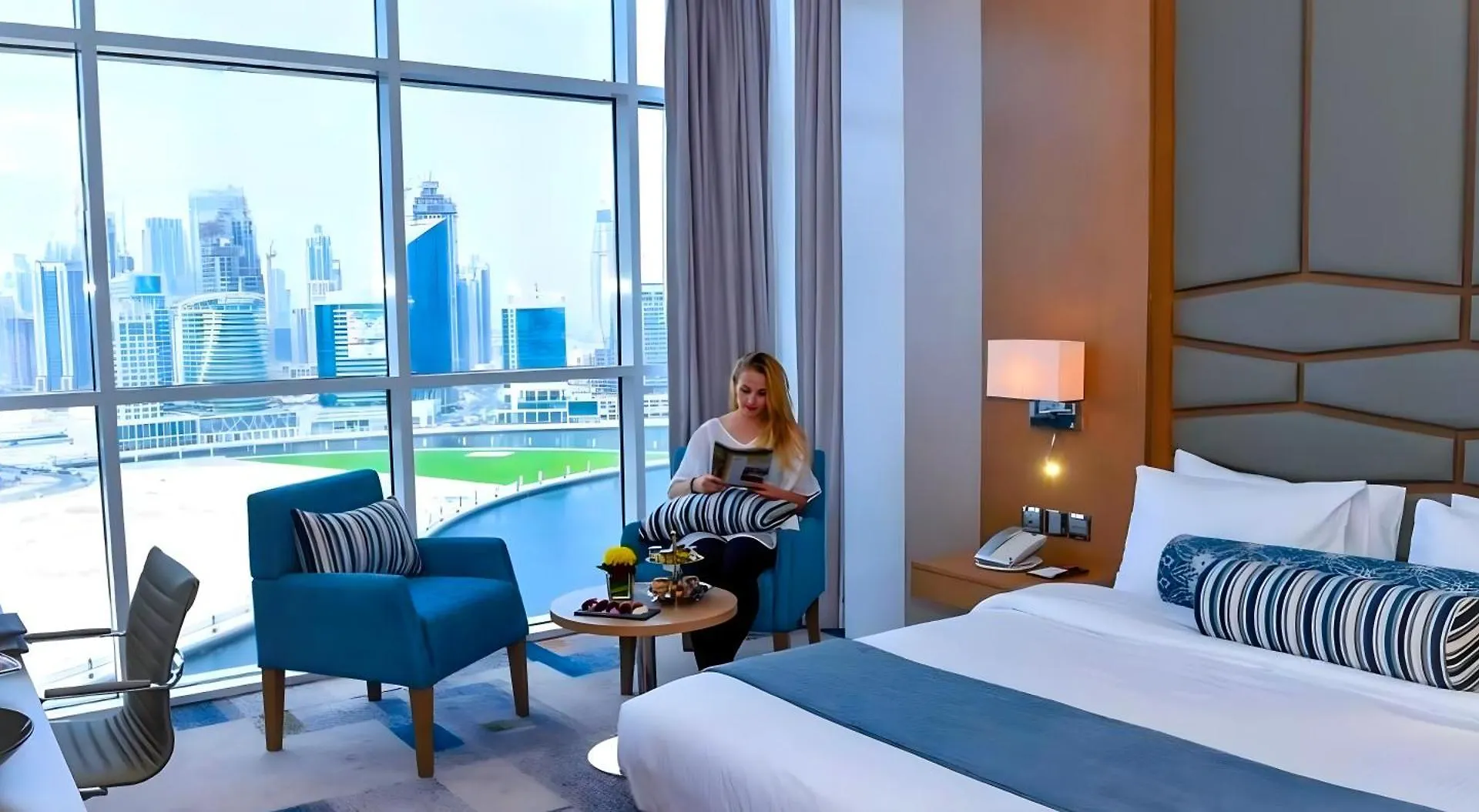Canal Central Hotel Business Bay Dubai 5*,