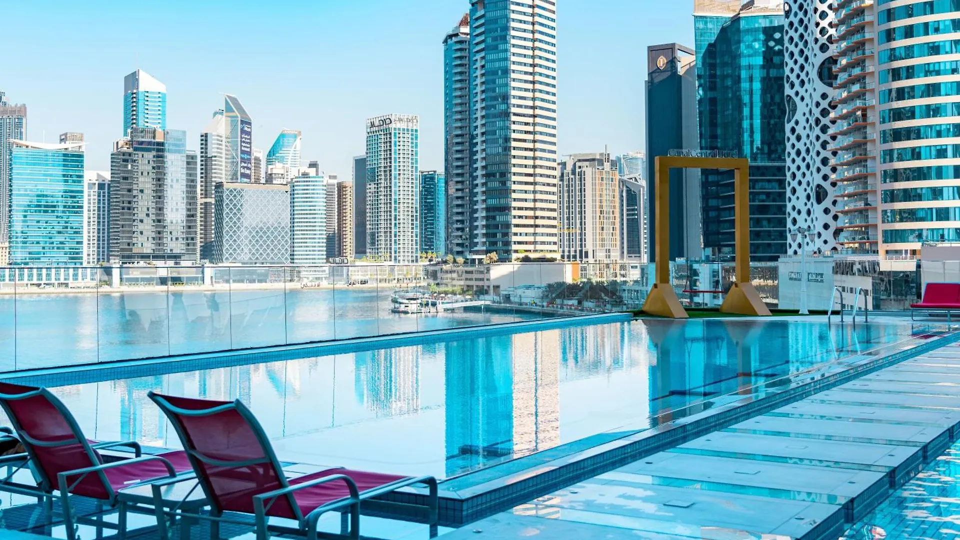 Canal Central Hotel Business Bay Dubai 5*,