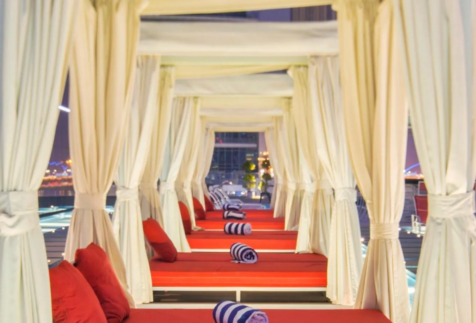 Canal Central Hotel Business Bay Ντουμπάι